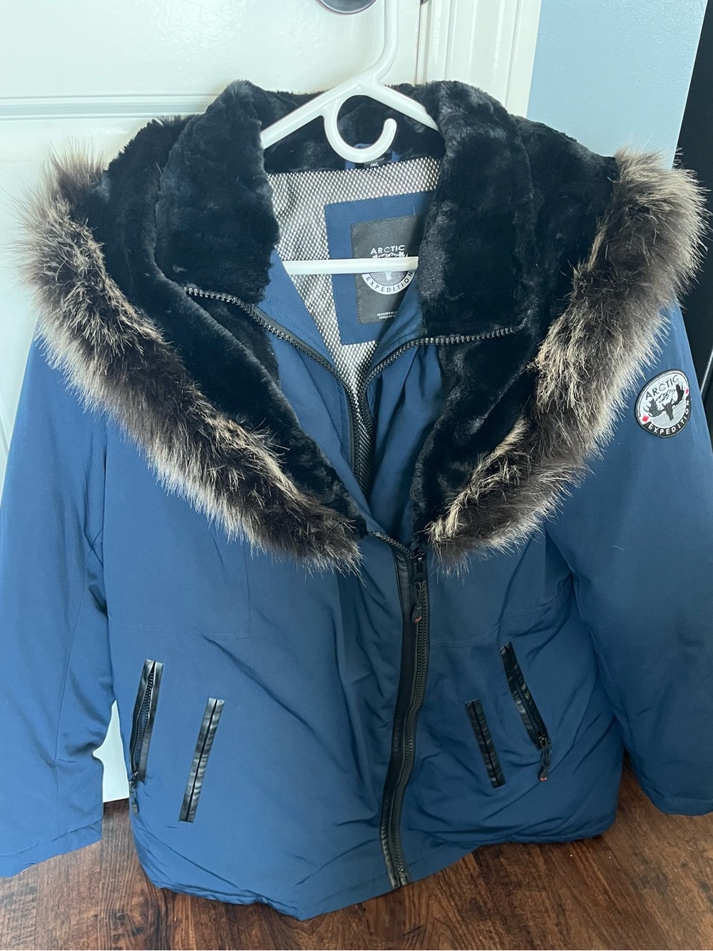 Arctic Expedition Women's Navy Blue Faux-Fur Trim Puffer Coat